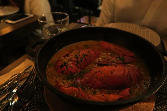 原隻龍蝦西班牙飯