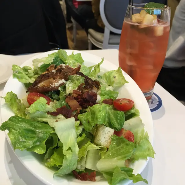 Caesar salad wt chicken