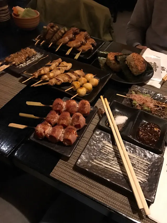 食串燒一定要叫到成台都係先過癒