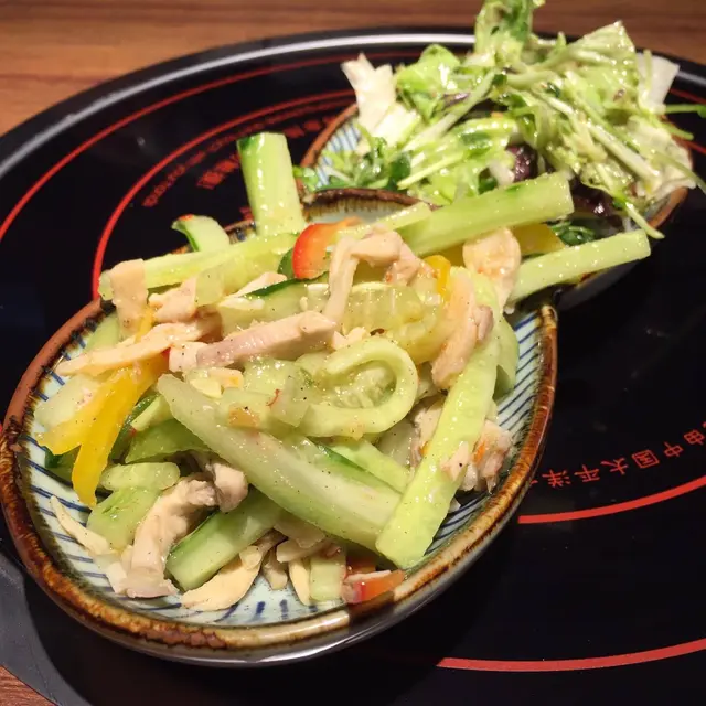 鮑撈起手撕雞、柚子沙律