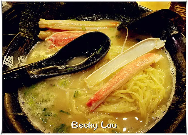 底則沒有原匹松葉蟹拉麵的濃郁，不過也很鮮甜