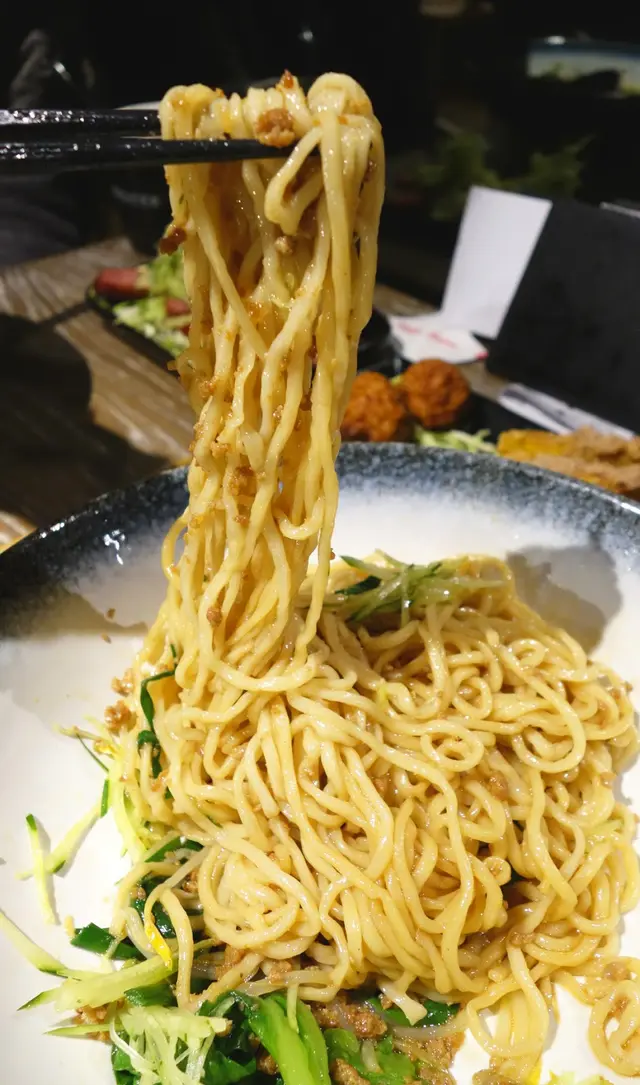 比起牛肉麵沒放湯的狀態, 明顯是較為爽身, 不會過腍的糊口口感