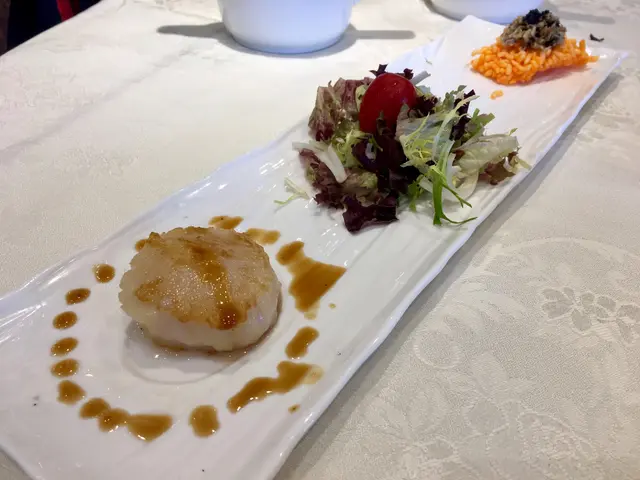 香煎日本元貝配鵝肝醬窩粑