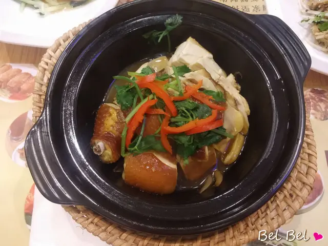 香葱煲仔豉油雞