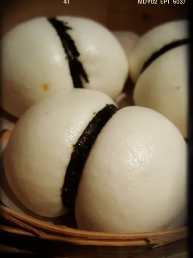 薑蔥龍蝦包（$88/三件）