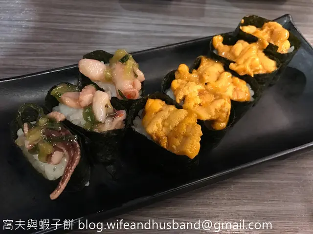 海膽軍艦及芥辣八爪魚軍艦