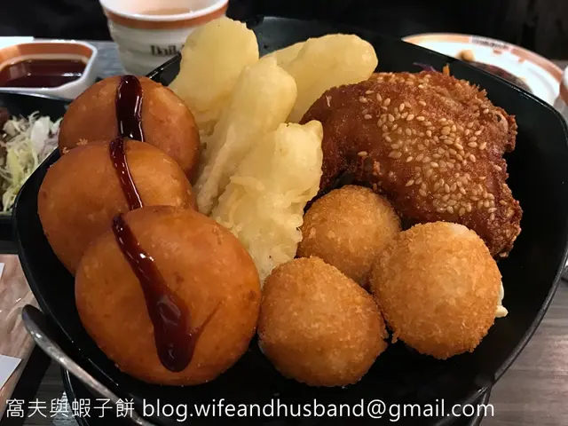 芝士年糕、芝麻雞翼、炸貓山王和北海道脆皮奶