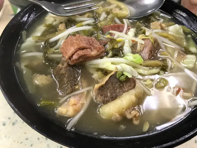 銀芽雪菜牛腩麵