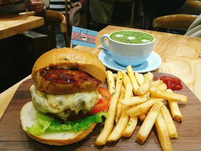 鵝肝和牛巨人漢堡