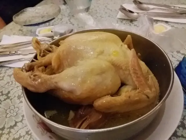 蒸雞，是一個海南雞迷既我，食過最好味最滑既雞。