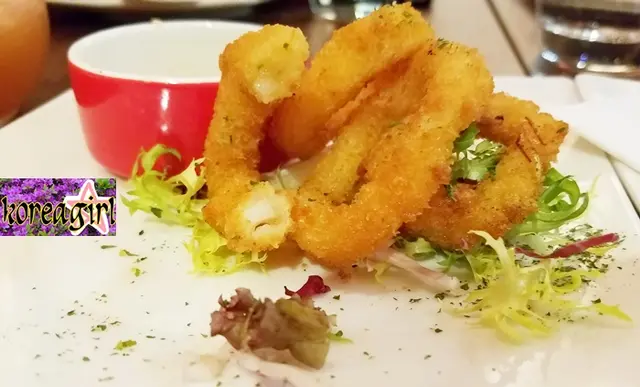 炸魷魚圈配泰式香草辣汁 Calamari Ring w/Thai Spicy Sauce