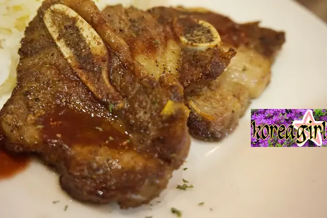 炭燒七味牛小排配甘荀牛油飯 Shichimi Grilled Short Rib w/Carrot Butter Rice 