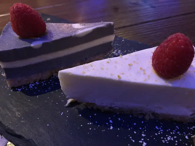 柚子芝士餅及日本黑芝麻芝士餅