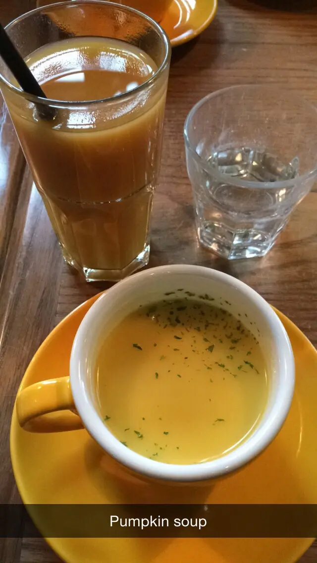 Corn  soup  ice  fruit  tea  