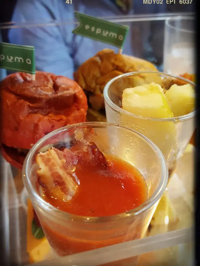 蕃茄濃湯配脆煙肉