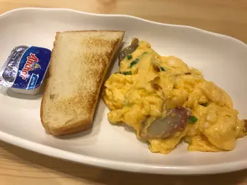 葱花叉烧炒滑蛋