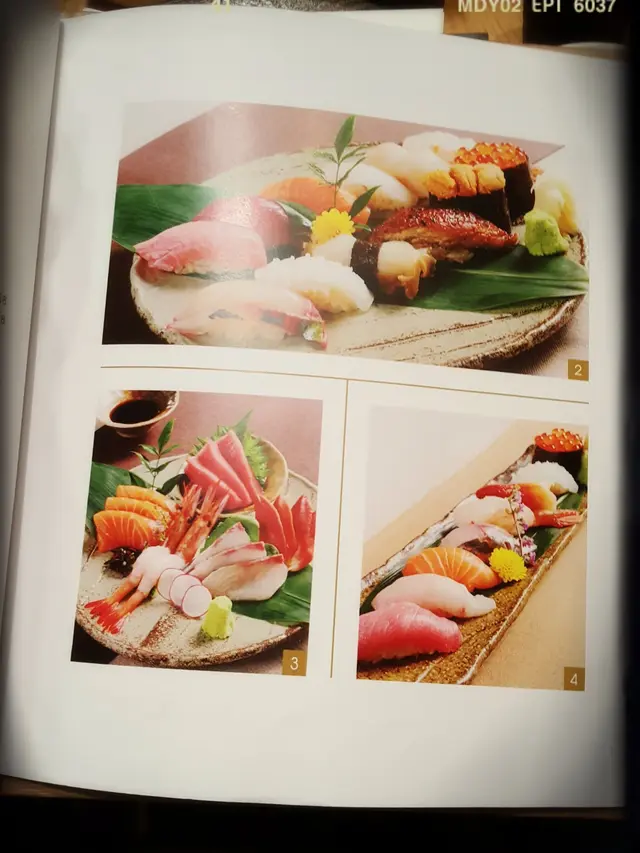 極上壽司拼盤（$458/十二件）