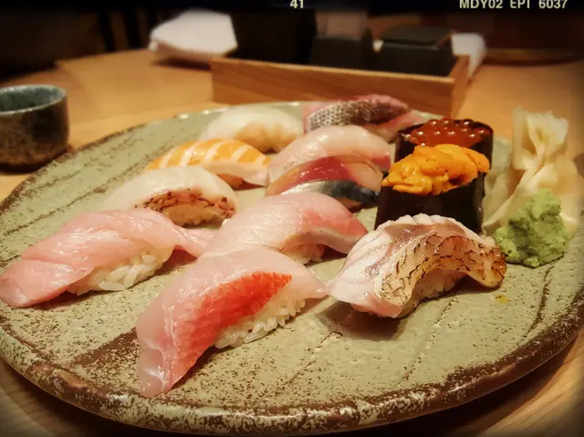 極上壽司拼盤（$458/十二件）