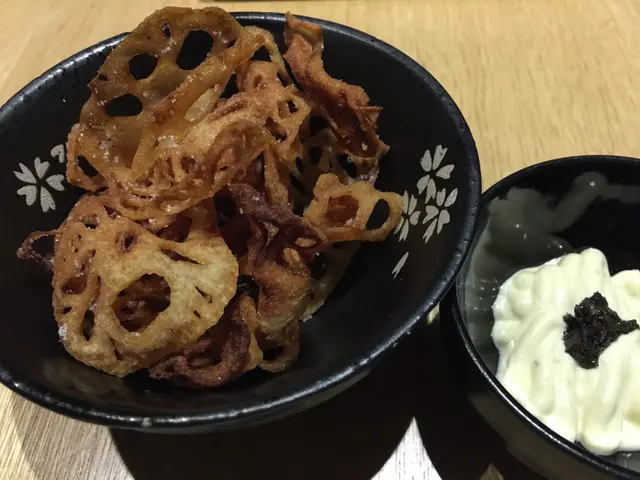 炸得微脆的炸藕片配上wasabi黑松露沙律醬,
入口微辣惹味,松露味突出,
香口得黎又高貴,作為小食一流!👍🏻