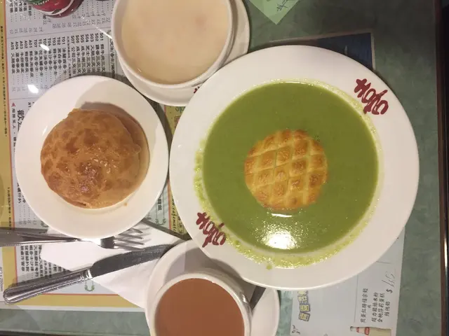 霸皇西冷餐附送餐包,餐湯及餐飲