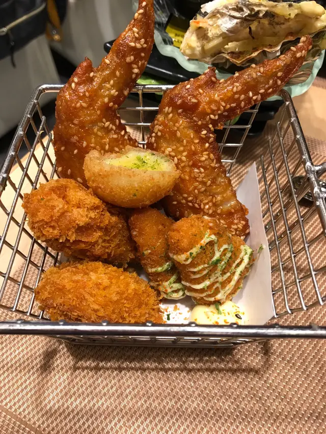 芝麻雞翼、一口芝士、廣島炸生蠔、榴槤忘返