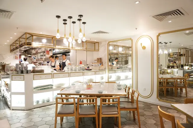 YUM CHA是近年冒起的新派粵菜館,除了破格卡通造型點心之外,另一賣點是傳統正宗粵菜。