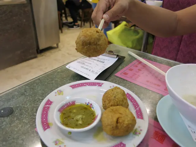 小欖炸魚球加蜆蚧