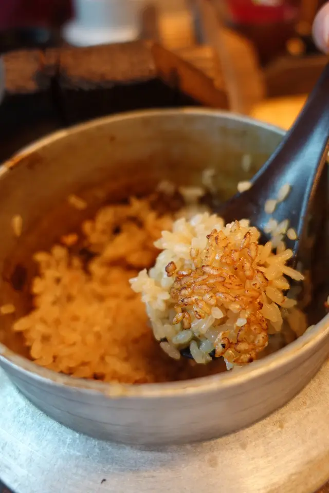 底部有飯焦，金黃香脆，甚有咬口！