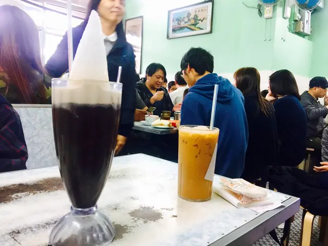 紅豆冰 & 凍奶茶