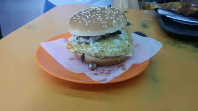 雙層芝士蛋漢堡