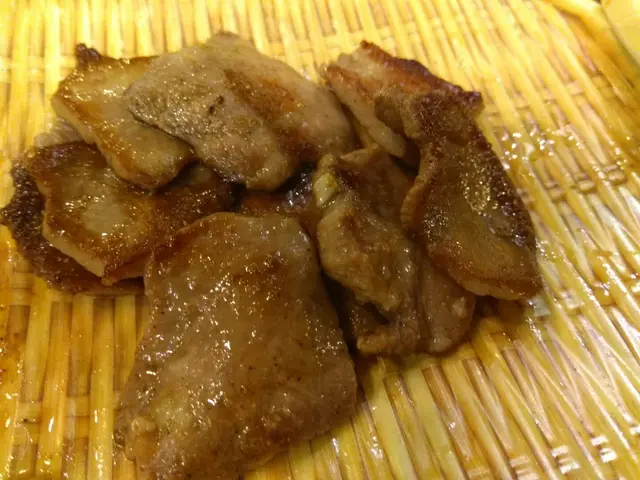 牛舌切得厚薄均勻,燒得很香和很有(趙口)如果鐘意食牛舌,是不錯的選擇