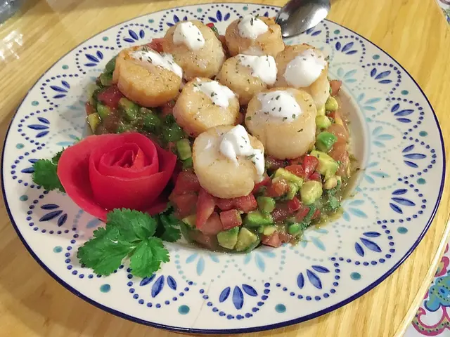 大碼帶子,保持鮮嫩,口感一流,墊底果菜,酸甜夾雜。