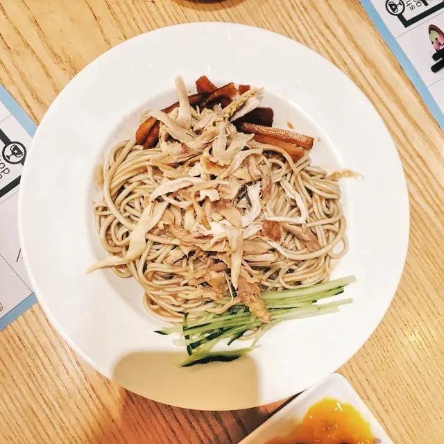 手撕雞冷麵
