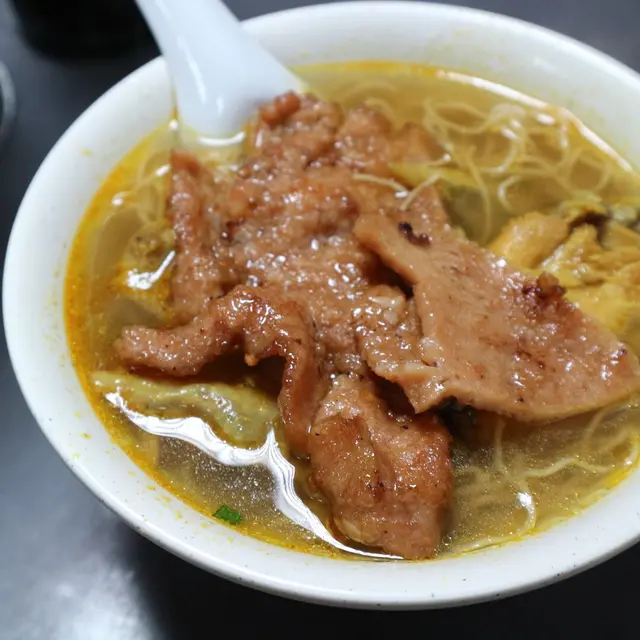 咖喱豬扒雞翼麵