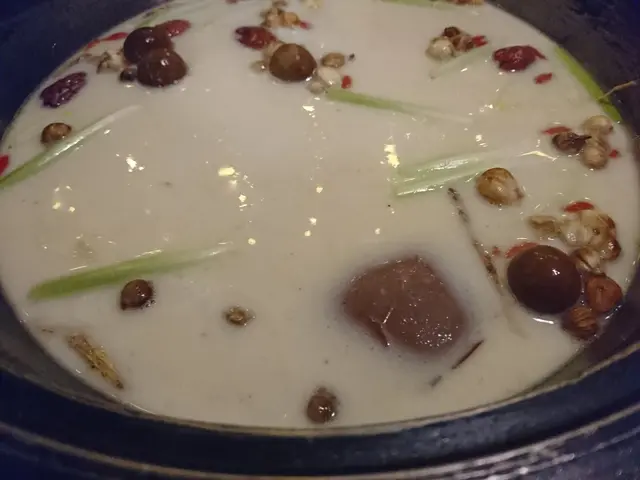 蜂巢豆腐白湯鍋