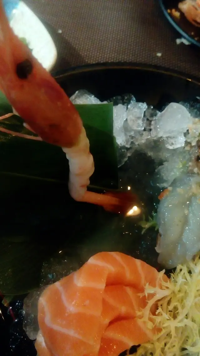 見吾見呀!?我懷疑佢翻用左啲冰同佢碗,見到啲水真係吾開胃!作嘔呀!一譚死水!真係呢…點解要咁對我呀?