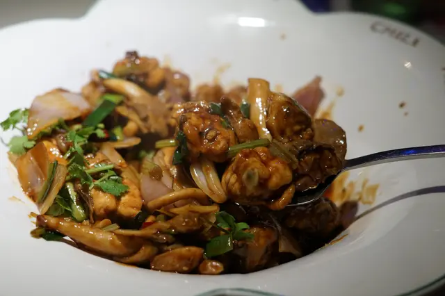 黃燜雞鍋 (半隻)( 減辣/小辣)