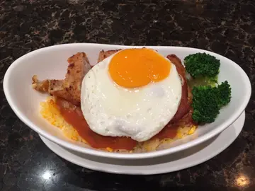 阳光焗黑毛猪扒饭