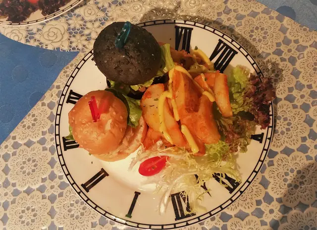 特偉兄弟孖寶—牛肉芝士迷你漢堡+雞肉豆腐迷你漢堡