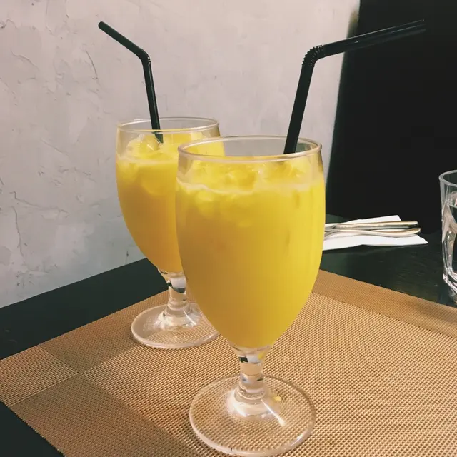 mango lassi
