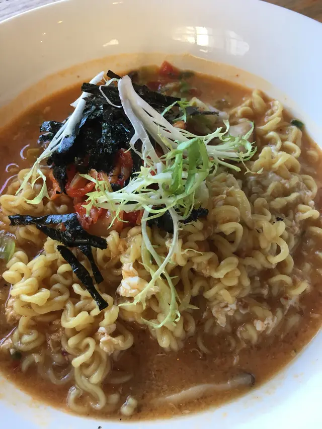 韓式泡菜湯麵+咖啡