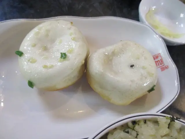 生煎包個賣相好正。一淡咬落去就有一淡濃湯入口。