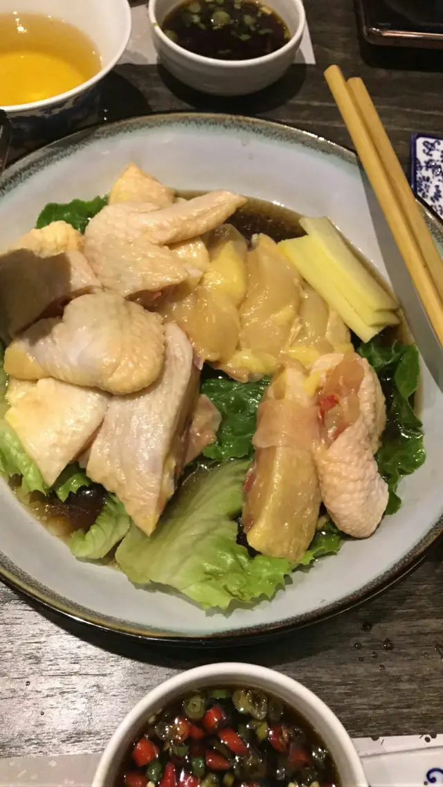 跟鍋底嗰半隻雞