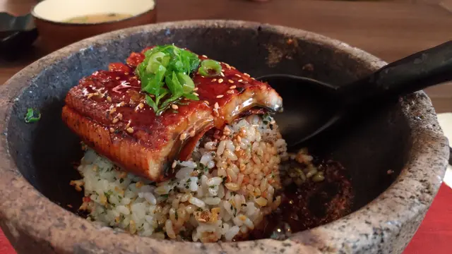 石鍋鰻魚飯