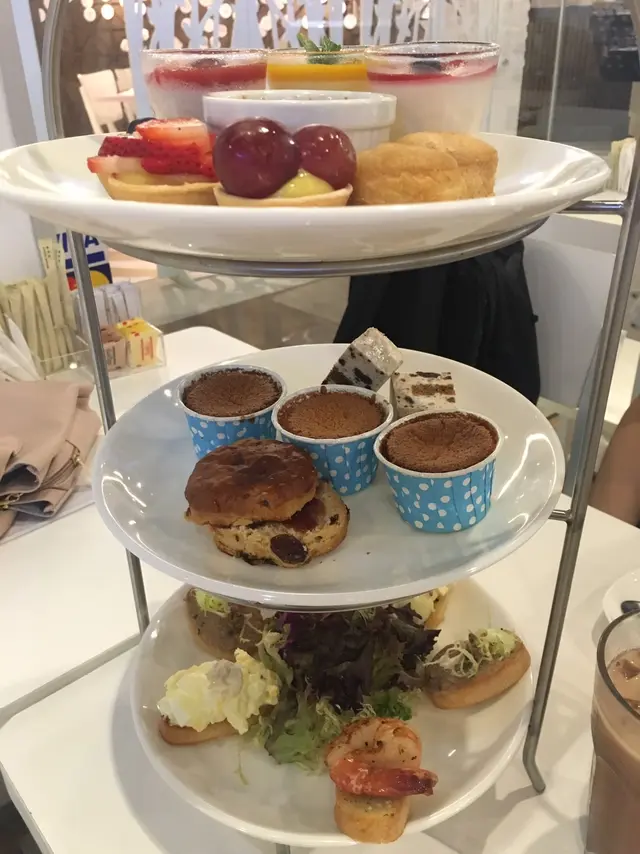 Dessert tea for two