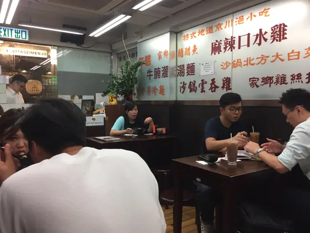 門面很小，全部都要搭檯