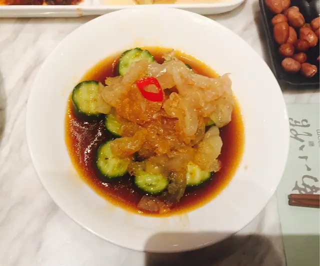 醬汁夠酸味，但海蜇太淋