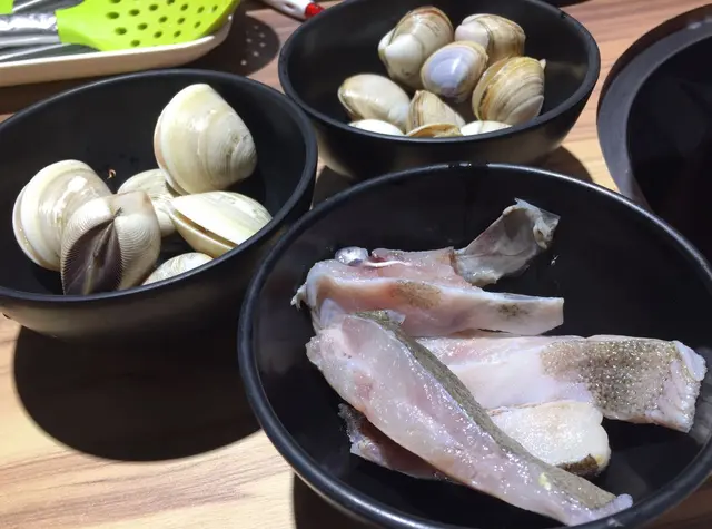 預設時令海鮮(鮮、細蜆、沙白)