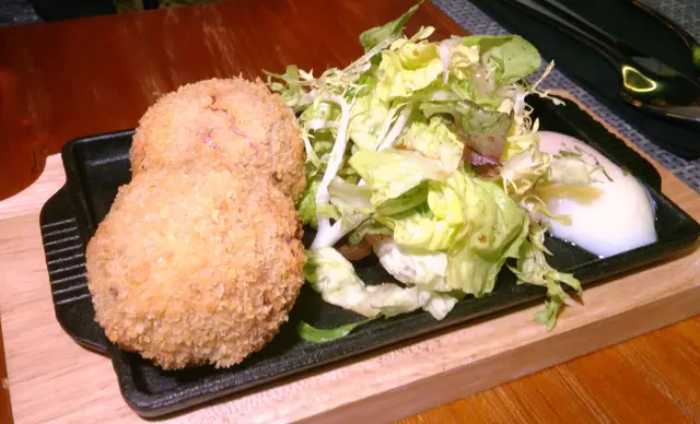 手工豬肉丸子伴溫泉蛋