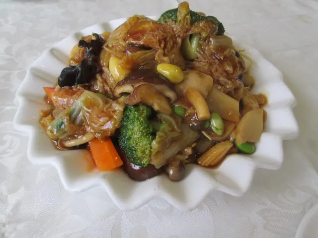  份量十足, 選菜多變, 色彩吸引